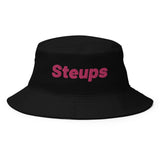 Dictons des Caraïbes – Chapeau seau Steups (logo rose 3D Puff)